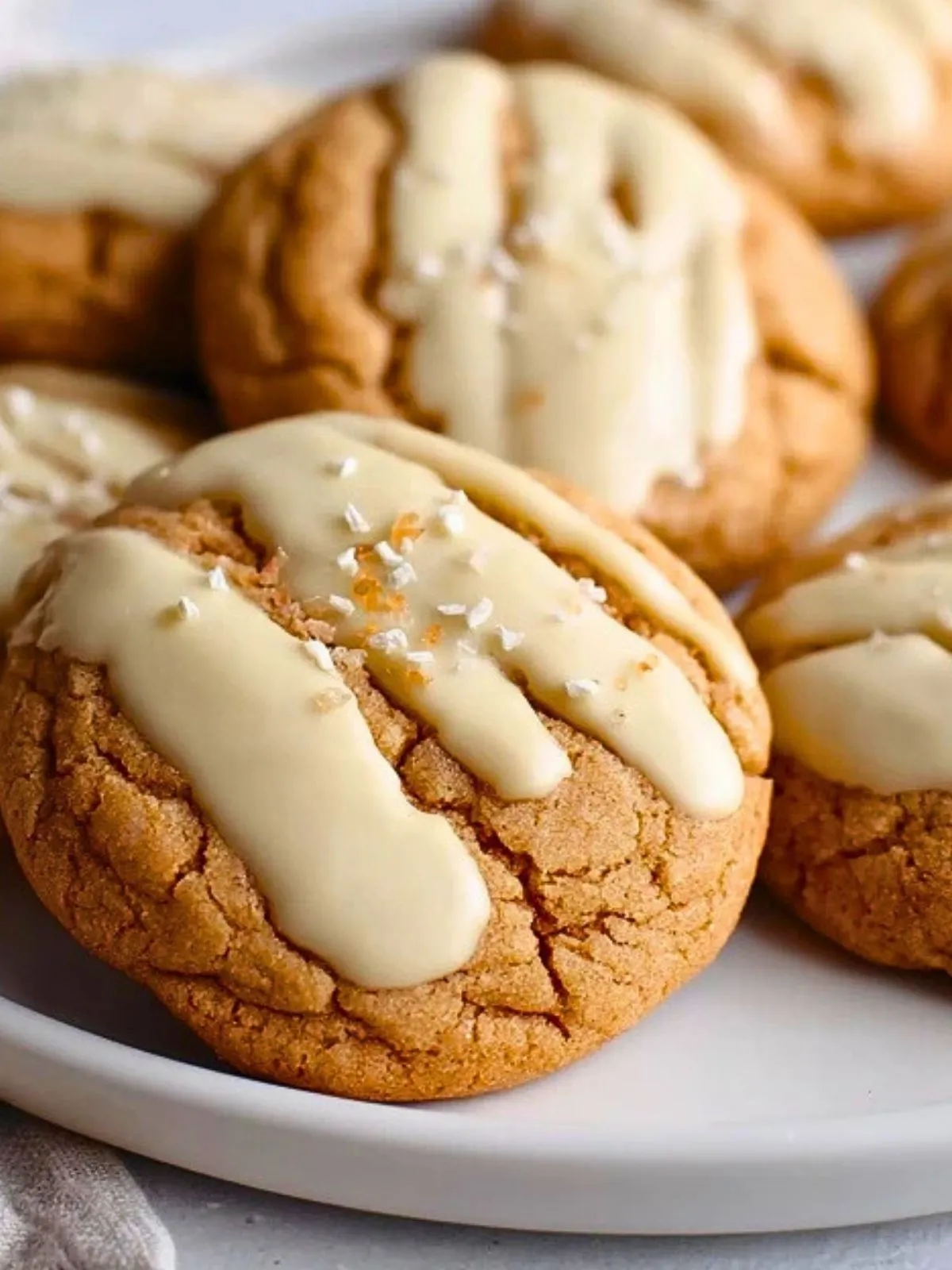 Biscuits Moelleux au Sirop dÉrable Trempés dans le Chocolat Blanc (1)