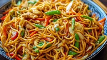 Chow Mein Avec La Meilleure Sauce Chow Mein