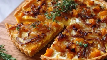 Tarte à la Courge Butternut et Oignons Caramélisés