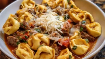 Tortellinis Au Fromage Avec Sauce Provolone Riche