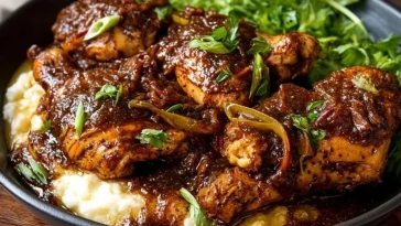 Poulet Du Mississippi Avec Purée De Pommes De Terre