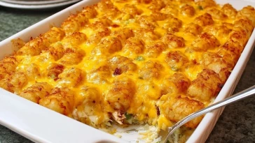 Casserole De Poulet Au Fromage Et Tater Tots